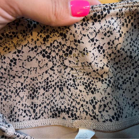 Varley snakeskin print leggings size medium - Picture 5 of 7